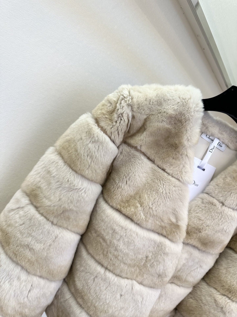 chr1st1an D10r outwear